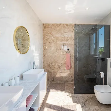 Luxury Villa With A Swimming Pool Sukosan, Zadar - 19053 *