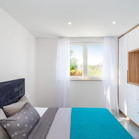 Luxury Villa With A Swimming Pool Sukosan, Zadar - 19053 Villa *